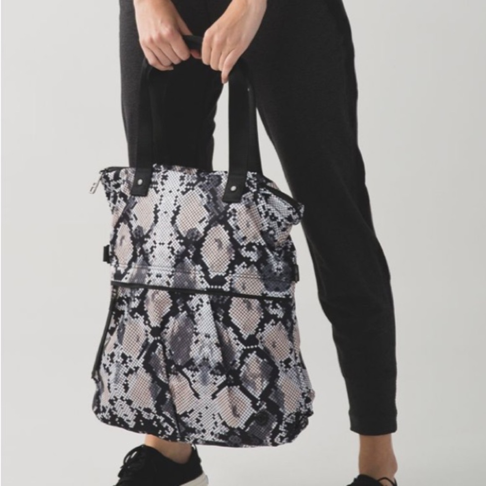 Lululemon | Twice As Nice Tote Ziggy Snake Butter Pink Black / Black Purse Bag
